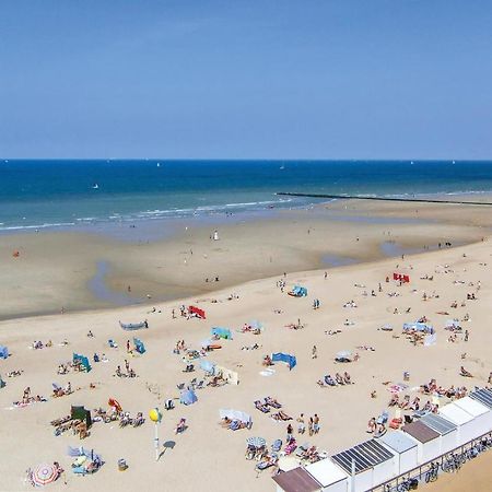 Amazing Apartment In Oostende With House Sea View Eksteriør bilde